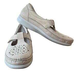 SAS Roamer Shoe Womens Size 7.5 Slim Leather Loafer Slip On Comfort Beige